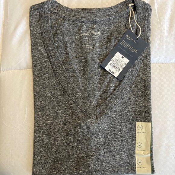 Heather gray Universal Thread v-neck t-shirt size M NWT - Picture 3 of 4
